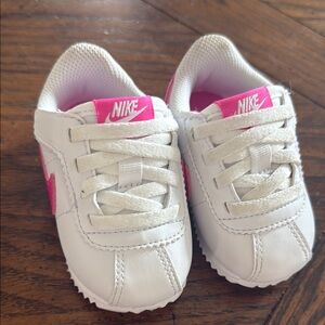 Nike White and Pink Sneakers Classic Design 4C